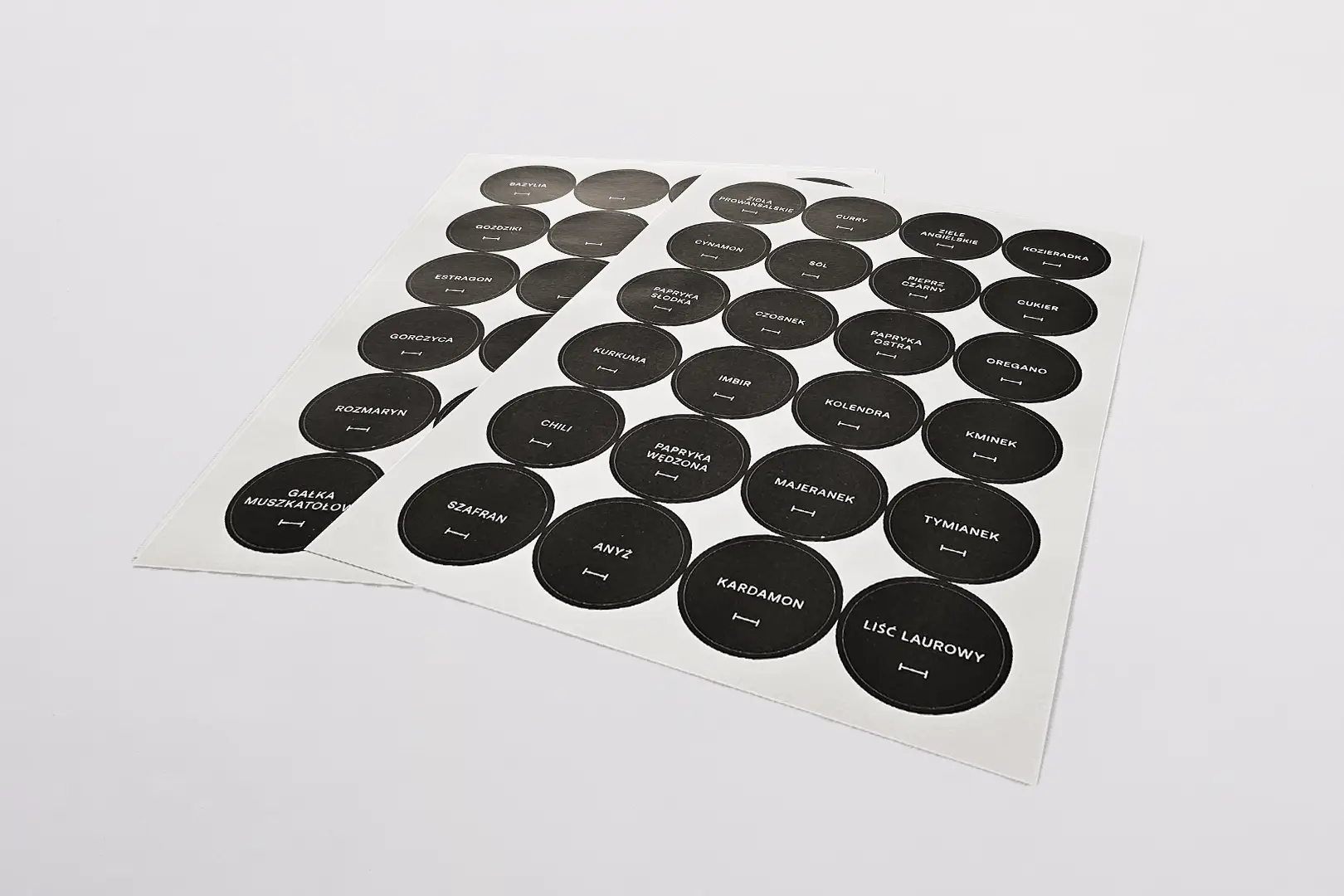 Naklejki z nazwami przypraw na słoiczki
